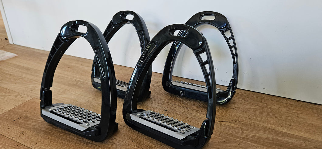 Safety stirrup